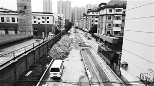 临河西街断头路本月底竣工,届时吉林大路可直通荣光路。张扬 摄