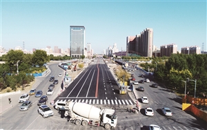 自由大桥主桥今日通车。 张扬 摄