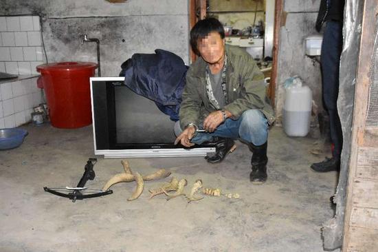 犯罪嫌疑人指认赃物