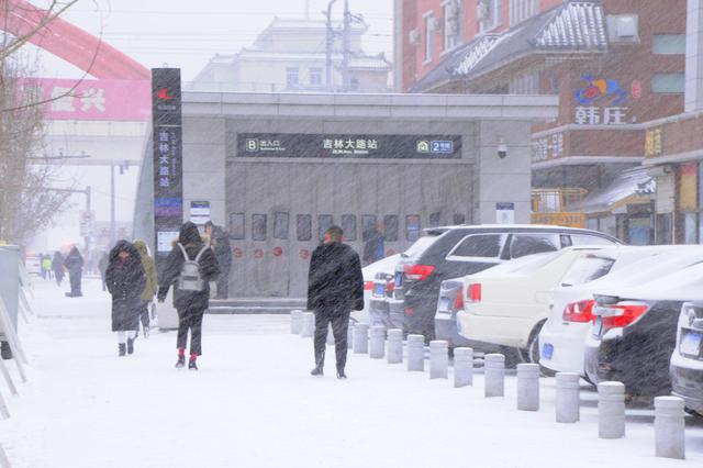 长春市迎来2018年岁末的最大一场雪