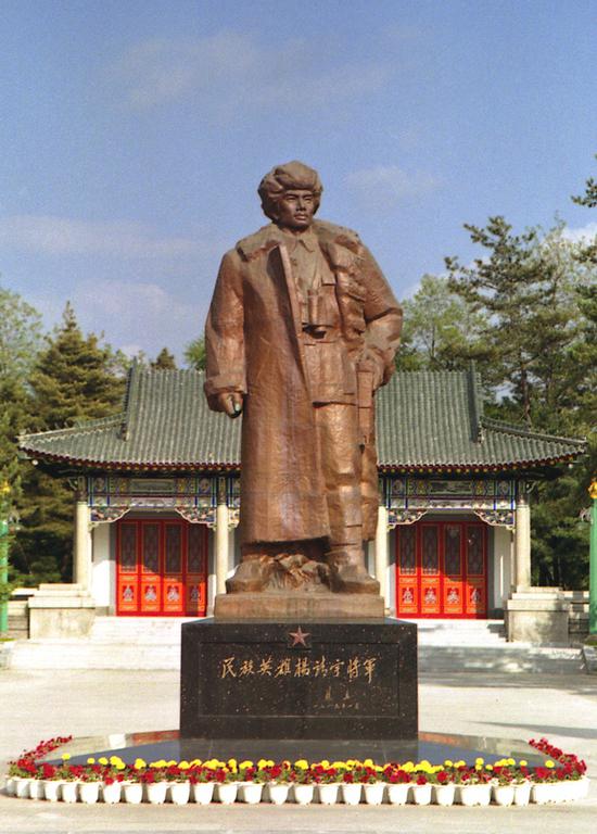 通化靖宇陵园靖宇铜像
