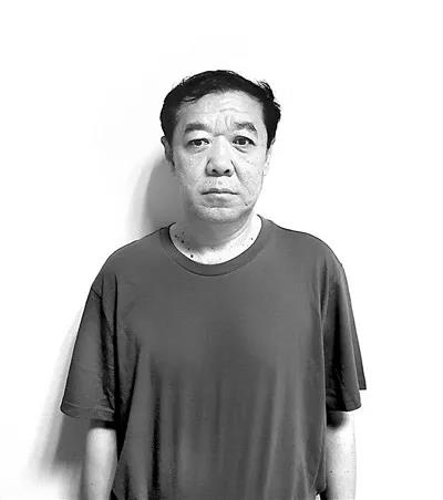 刘晓春,吉林省白城师范学院原党委书记。2018年8月,因严重违纪违法被吉林省纪委监委立案审查调查。同年11月,被开除党籍、开除公职,并移送检察机关依法审查、提起公诉。张恒旭 摄