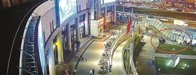 三人搭乘黑出租车