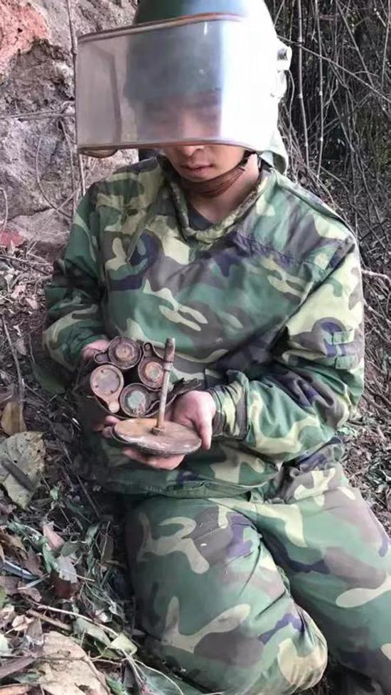 杜富国排除了一枚极为罕见的抛撒雷