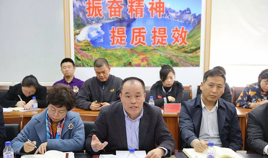 长春经开区管委会主任何泉秀出席中小企业座谈