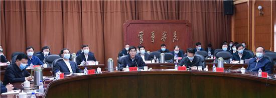 5月12日,吉林省委常委会议暨疫情防控工作领导小组会议在长春召开。