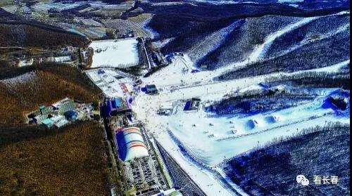 今年,莲花山度假区将突出“冰雪+”概念,大力发展冰雪旅游产业。图为世茂莲花山滑雪场。