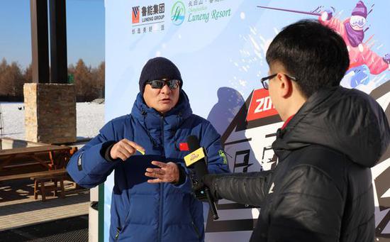 长白山鲁能胜地国际度假区滑雪场总经理王世同在采访中