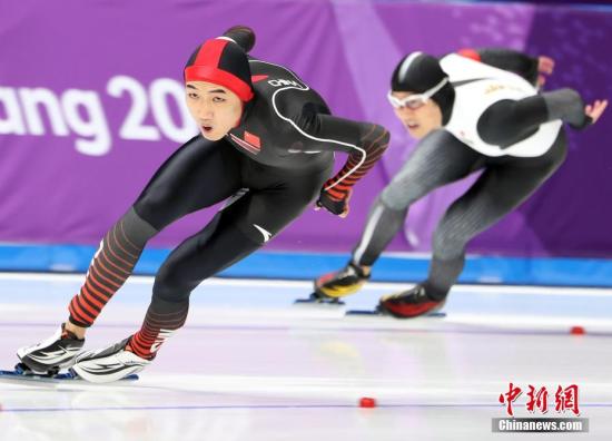 资料图:在平昌冬奥会速度滑冰男子500米项目决赛中,高亭宇以34.65秒的成绩赢得铜牌。 中新社记者 宋吉河 摄