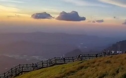 一起去看武功山日出日落星星云海