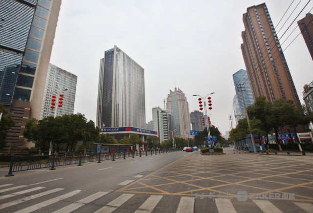 南昌外来人口_安全行车技巧,这样踩刹车完美解决追尾事故