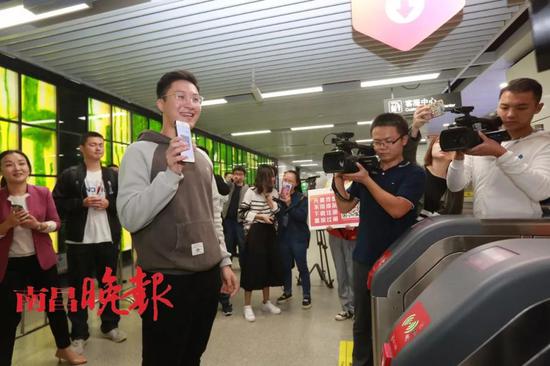 目前,南昌地铁1号线、2号线首通段共40个站点