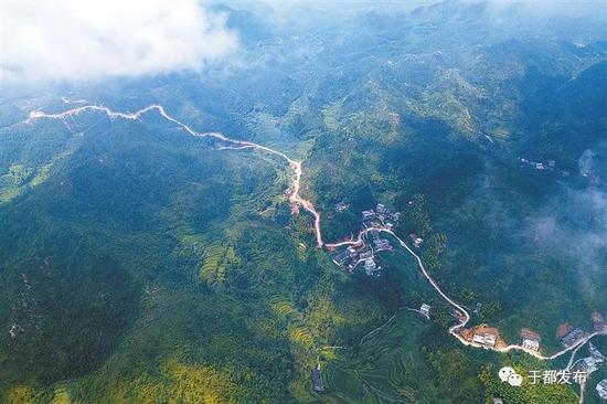 改革开放四十年乡村公路发展印证江西于都变化