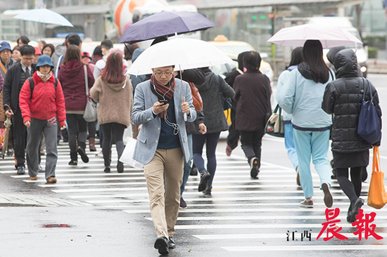▲明后两天,南昌还有降雨,出门请记得带伞。