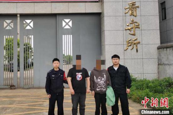 江西丰城警方破获偷越国边境案件4起,刑事拘留10人。江西警方 供图