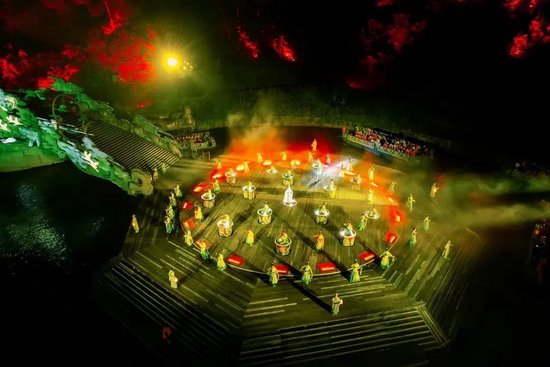 《寻梦龙虎山》实景演出