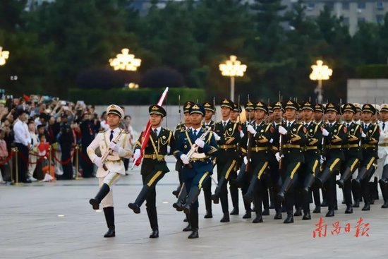八一广场升国旗仪式 资料图