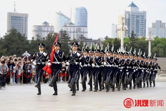 八一广场升国旗四月场次活动现场图