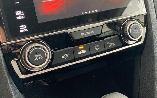 新思域11.99万起 因何为整条街最靓的仔