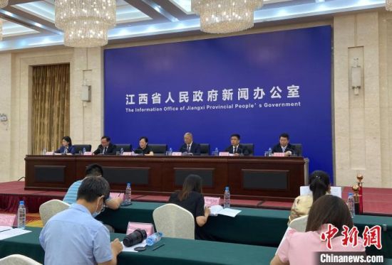 8日，2021江西森林旅游节筹备情况新闻发布会举行。　刘玉洁　摄
