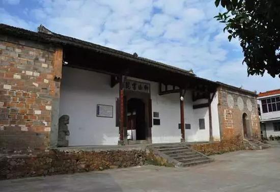 正所谓参天之木,必有其根