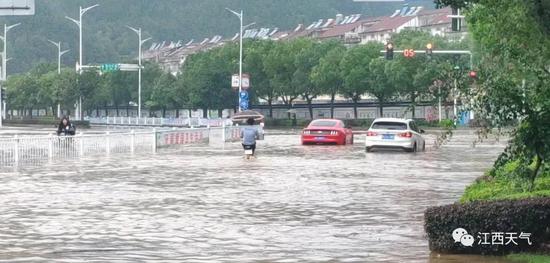 德兴市城区积涝严重（图/王志华）