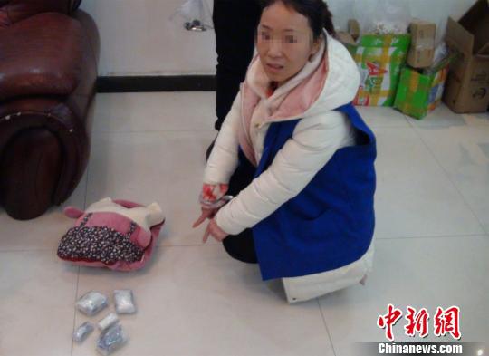 图为嫌疑人指认现场。重庆市公安局巴南分局供图