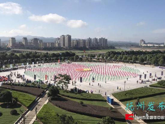 表演开始后,