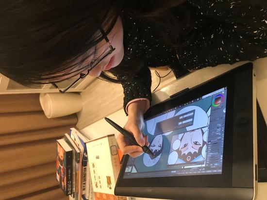 刘子玥在创作动漫