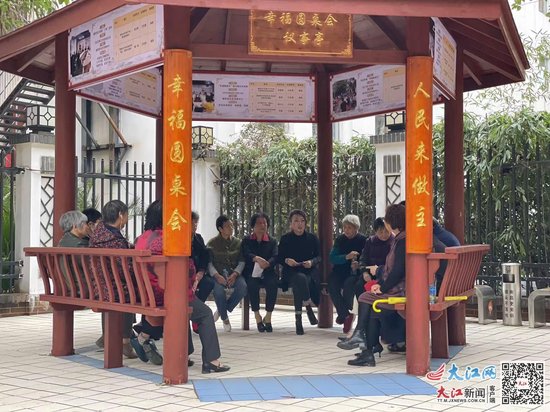 圆桌会现场(图片来源于耶苏堂社区)