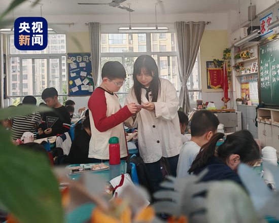 江西教师引导学生慎用网络热梗