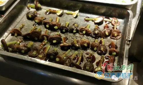 江西师范大学食堂推出“蓝瘦香菇”菜品