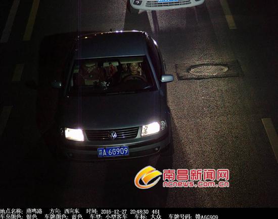 　　开车打电话将被抓拍