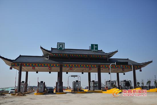 昌宁高速南昌境内收费站