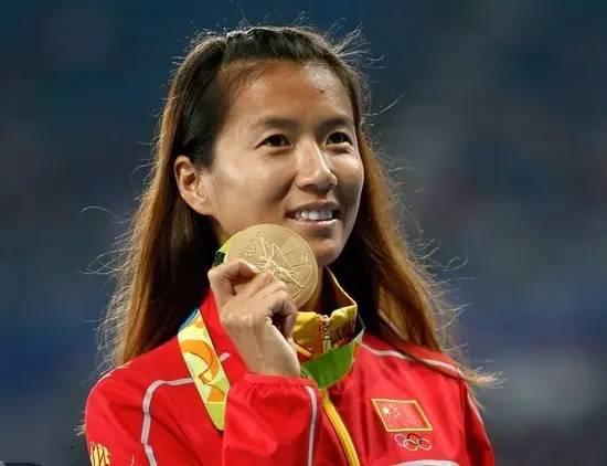 取得了中国项目在皮划艇金牌上的首枚选手奥运哪儿能跳伞图片