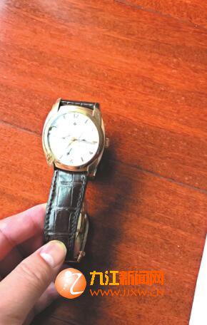 32万买的江诗丹顿手表问题多 修1次花上万