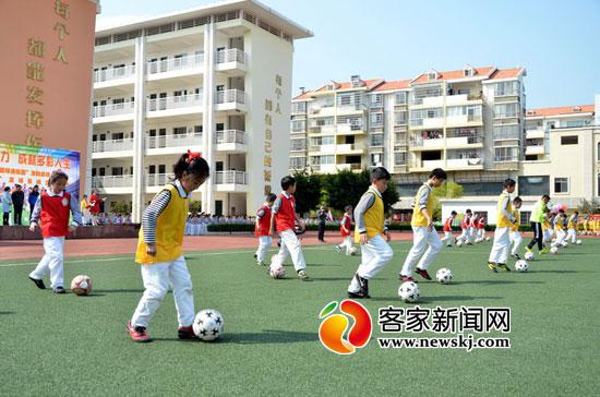 赣州执行免试就近入学政策 确保义务教育零择