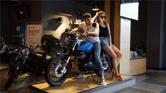 鑫源SWM银瓶440品鉴会直击,不只是复古