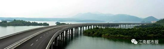 这便是从江西永修至武宁的永武高速公路