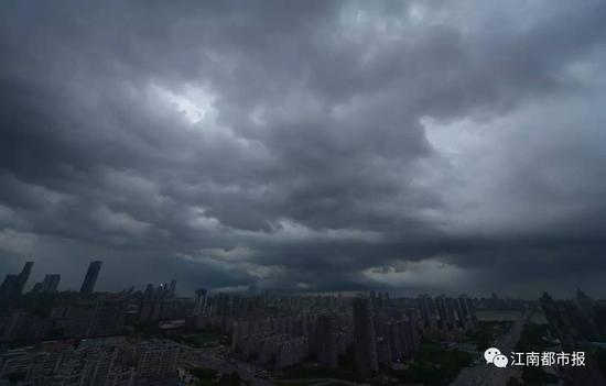 雨下得那么突然
