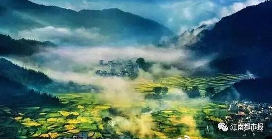 ○县、乡、村三级综治中心规范化建设成效明显,建设经验在上饶市进行推广。