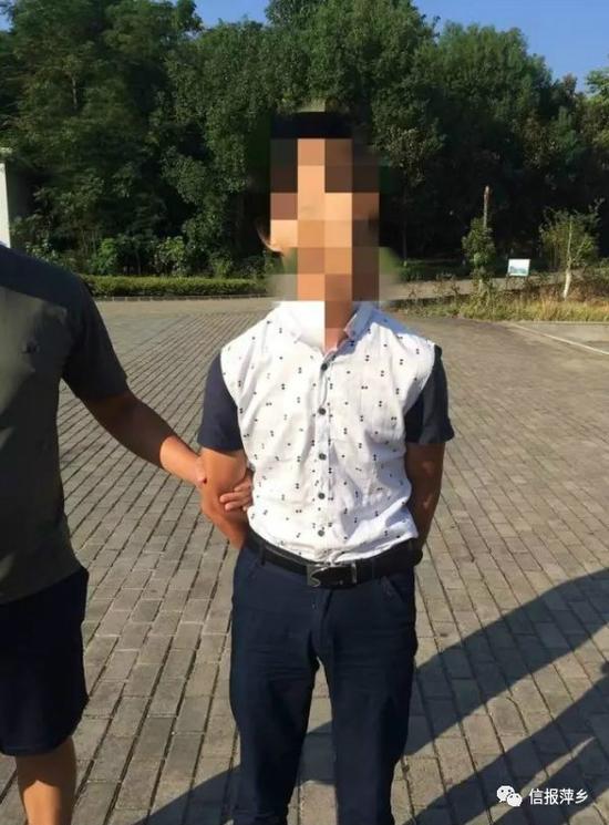 蹲点人员一举将