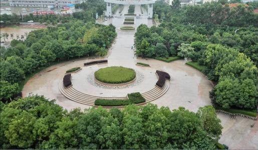 2010年7月,学校入选江西省示范性高职院校立项建设单位,2011年12月,学校升格为副厅级事业单位。
