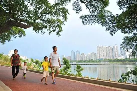 ●改造棚户区2.9万套,货币化安置工作经验在全国推广,住房难得到缓解。