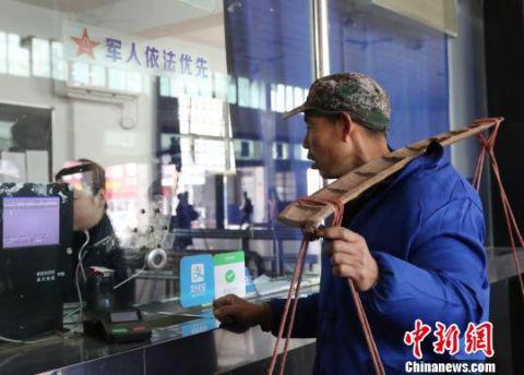 （新春走基层）一元火车票的菜农“专列”