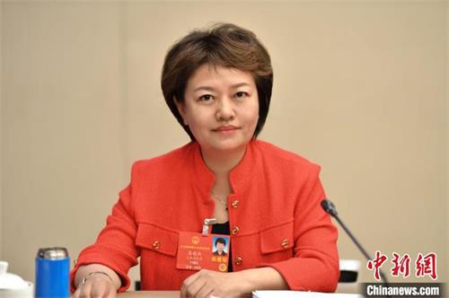 图为正在参加2020全国两会的全国人大代表、江西省高级人民法院院长葛晓燕。江西省高院供图