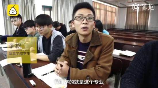 上课的学生则表示,