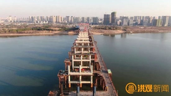 2023年1月3日,复兴大桥主线墩柱施工完成