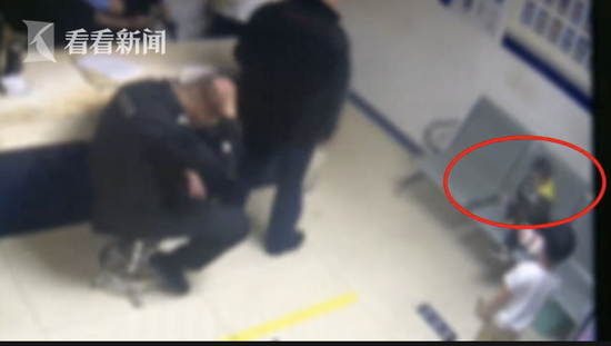 6岁自闭症男孩被遗弃肯德基 母亲留下心酸手写信
