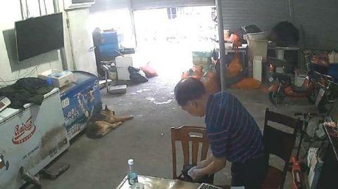 图说:犯罪嫌疑人盗窃得手